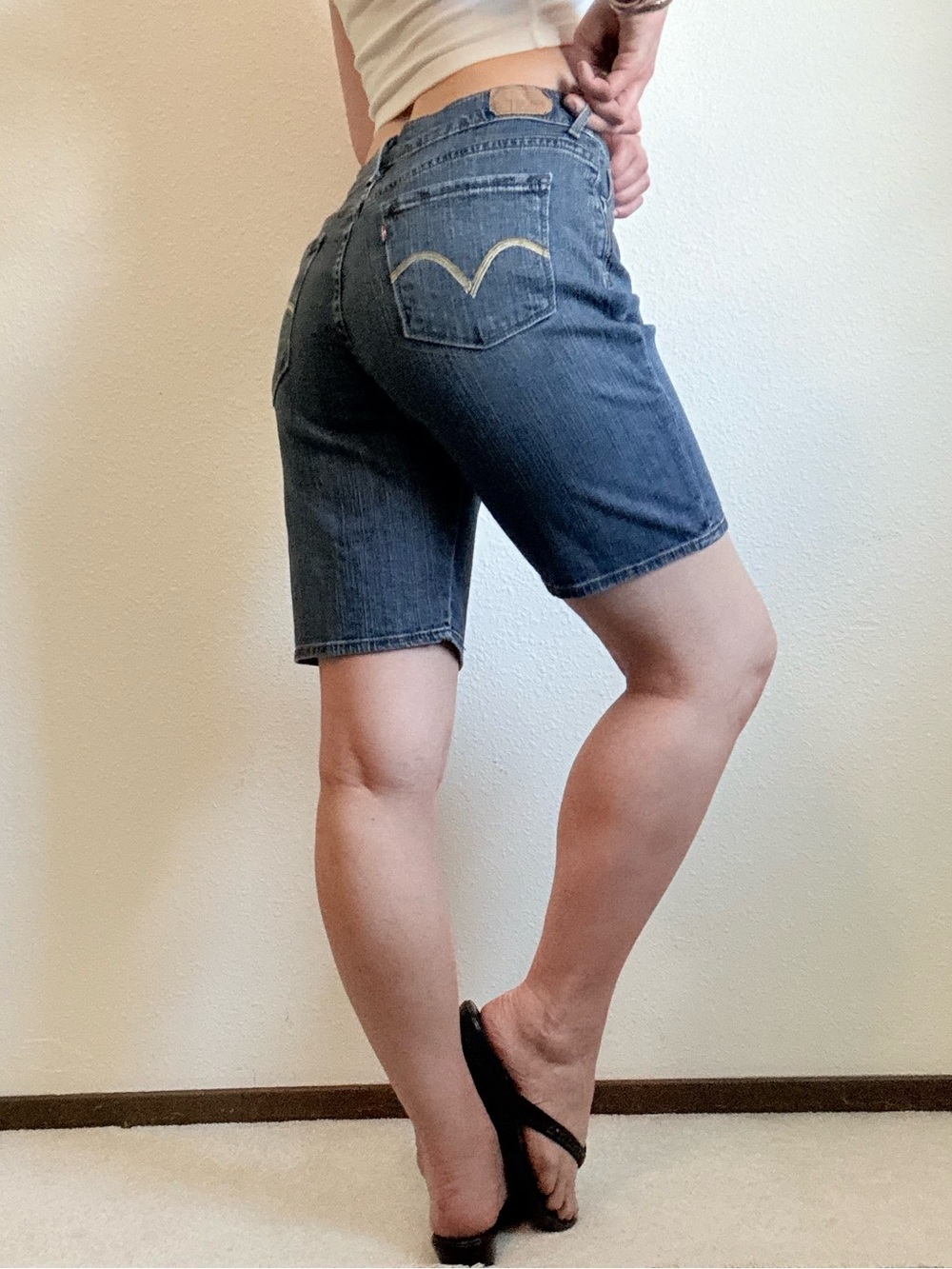Levi’s Mid Rise Midi Jean Shorts Jorts Denim Grunge Skater Casual